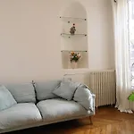 Appartement A Cote Du Musee Grevin
