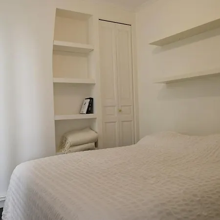 A Cote Du Musee Grevin Apartment